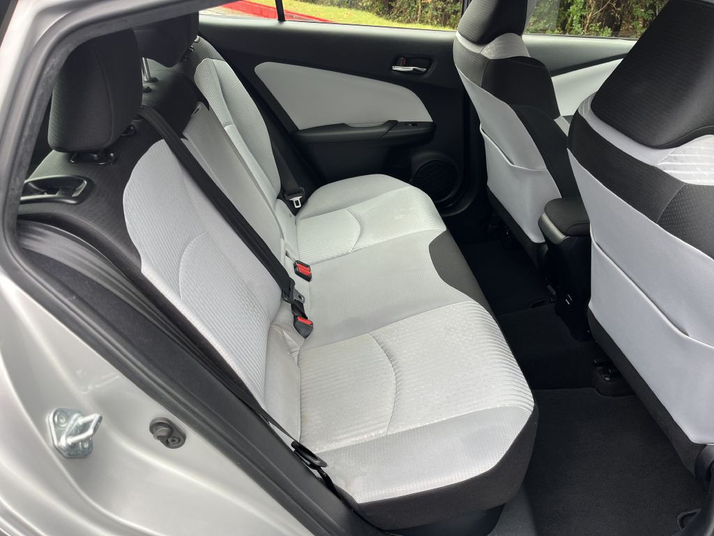 2016 Toyota Prius Image 18