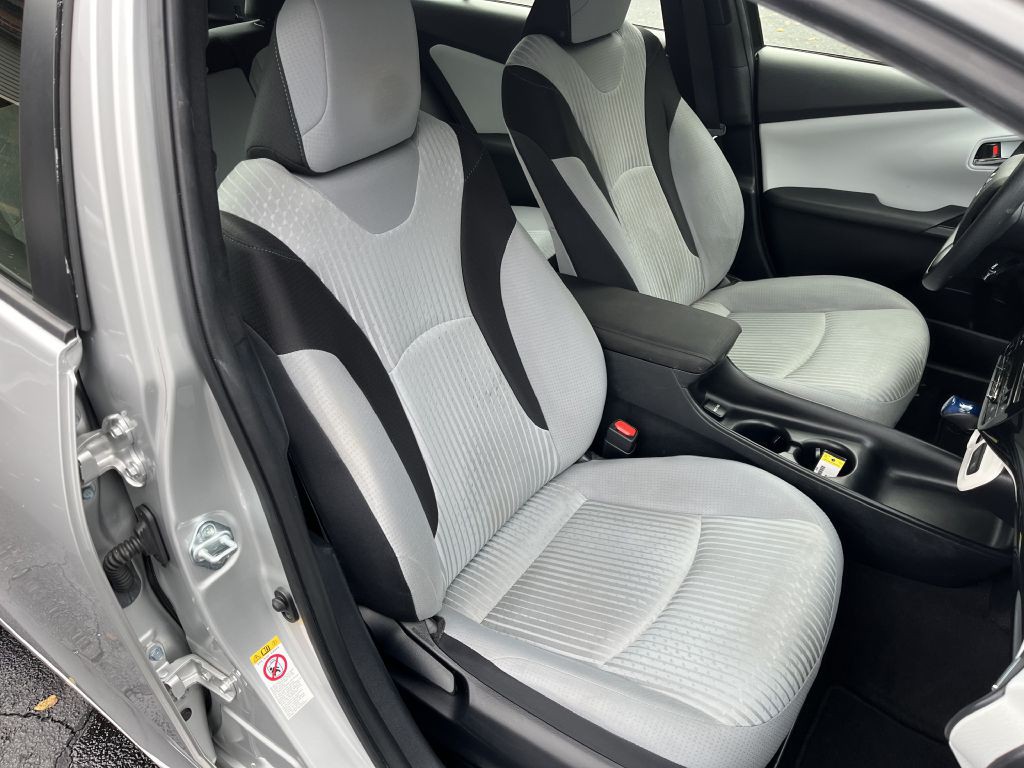 2016 Toyota Prius Image 20