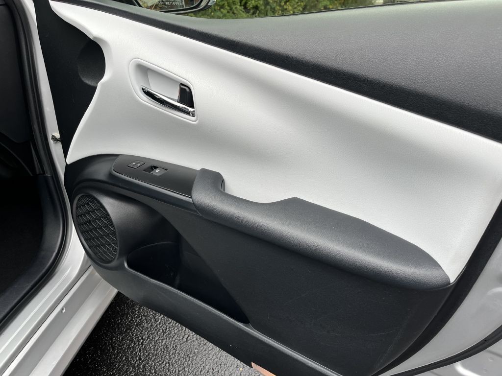 2016 Toyota Prius Image 21