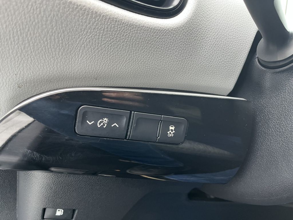 2016 Toyota Prius Image 23