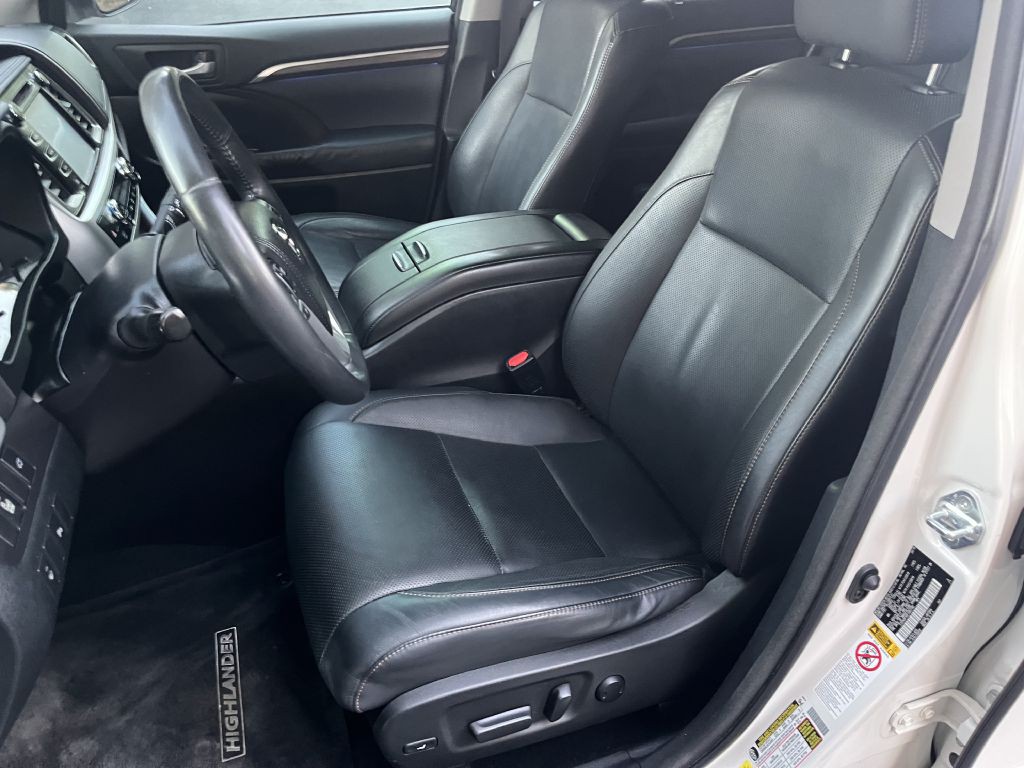 2015 Toyota Highlander Image 10