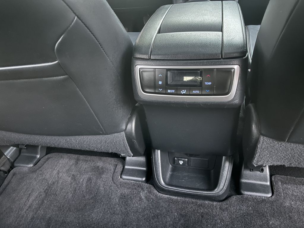 2015 Toyota Highlander Image 16