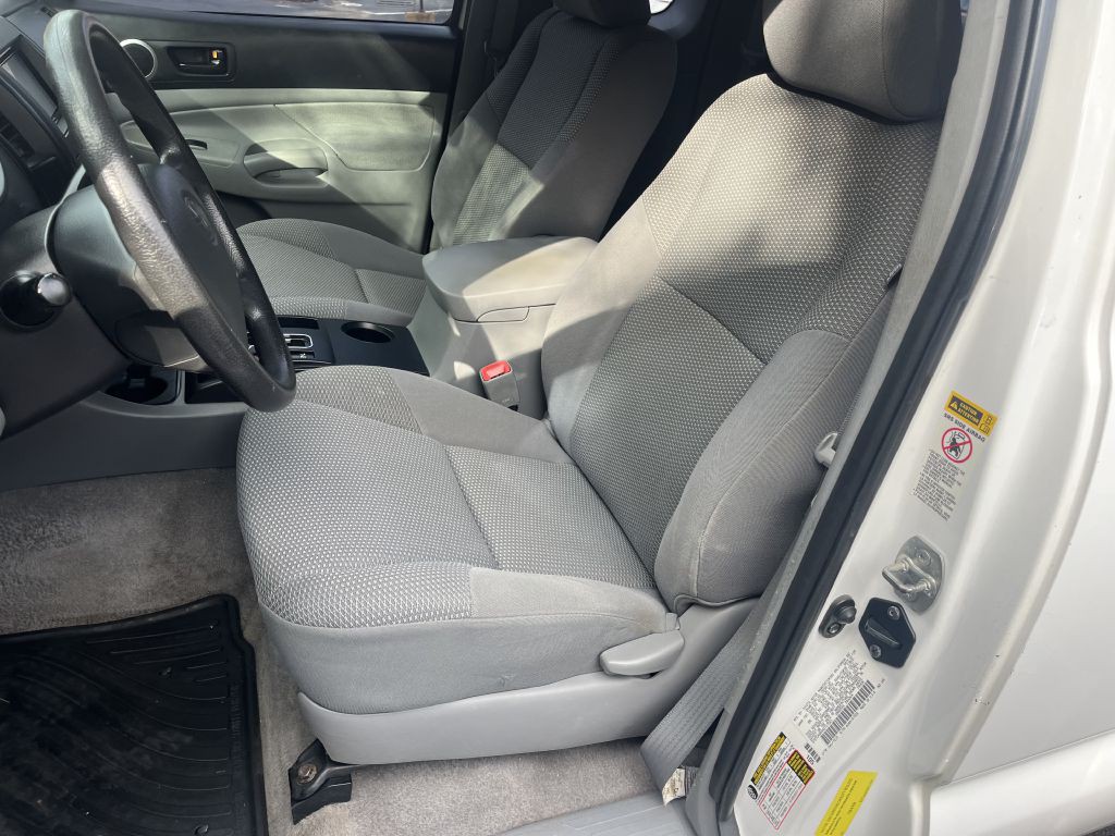 2010 Toyota Tacoma Image 12