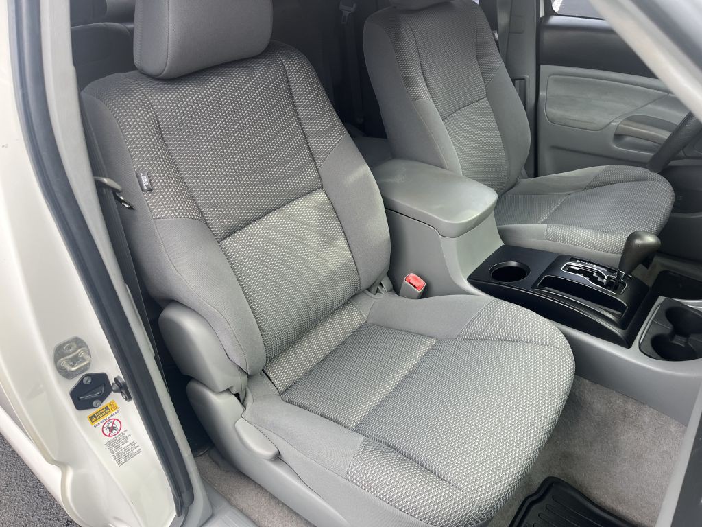 2010 Toyota Tacoma Image 15