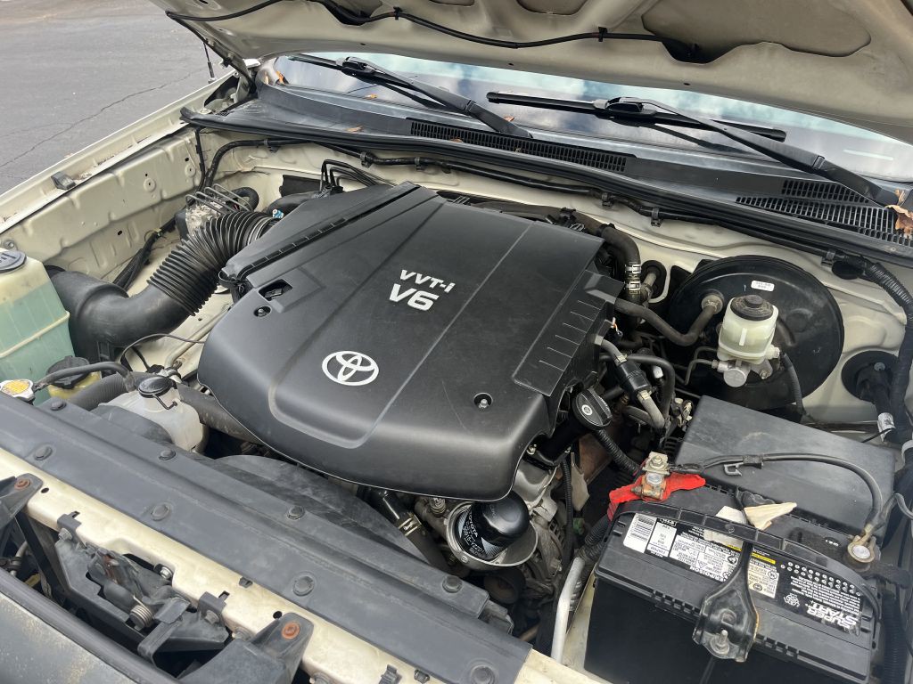 2010 Toyota Tacoma Image 19