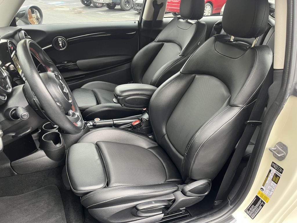 2014 MINI Cooper Image 10