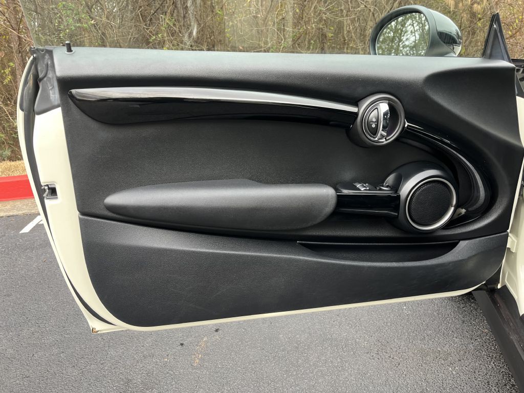 2014 MINI Cooper Image 11