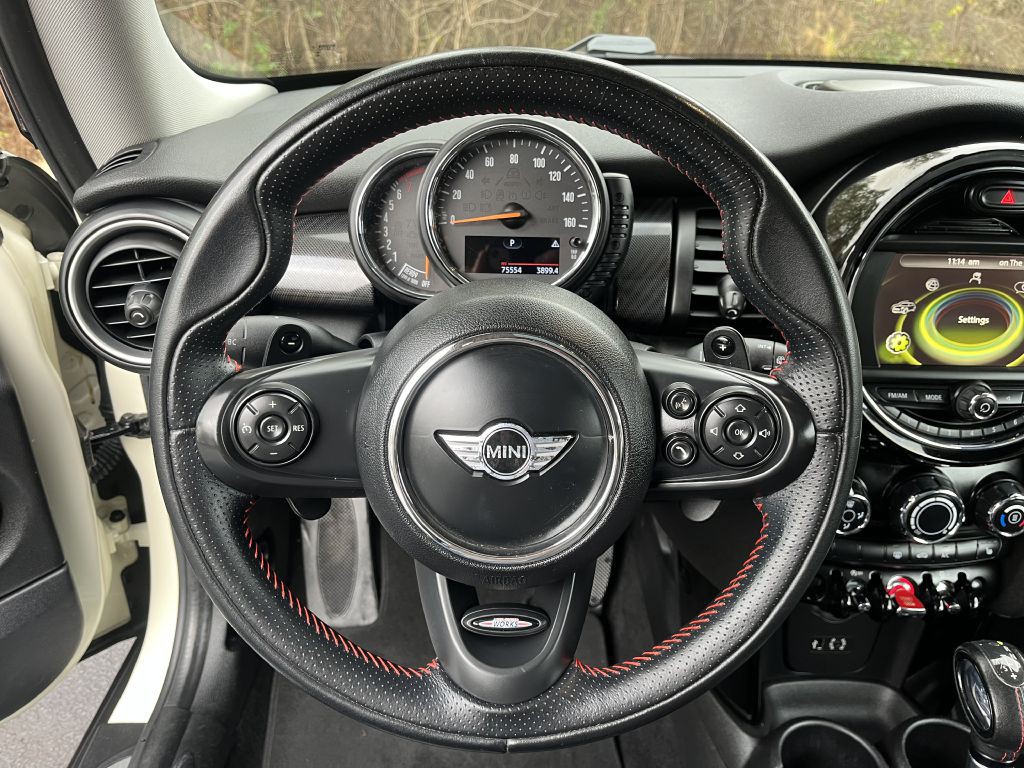 2014 MINI Cooper Image 16