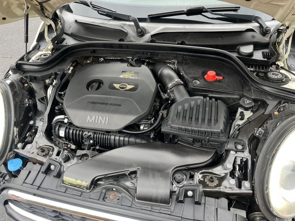 2014 MINI Cooper Image 24