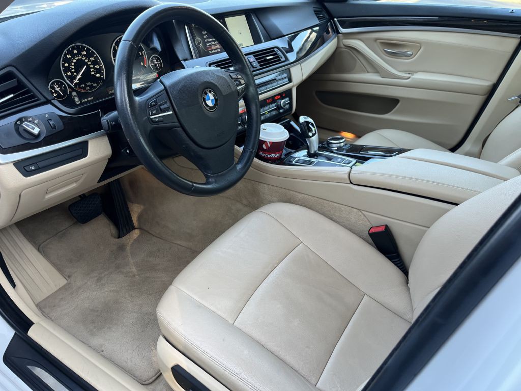 2014 BMW 5 Series Image 9