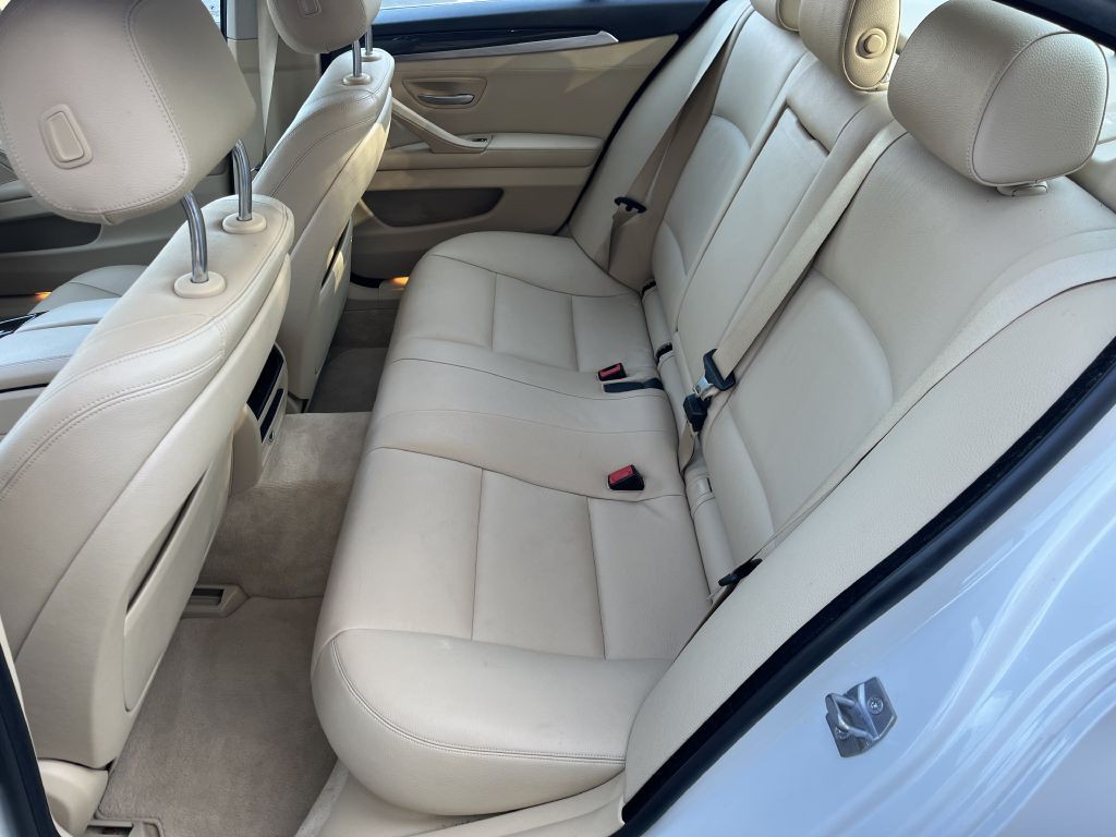 2014 BMW 5 Series Image 11