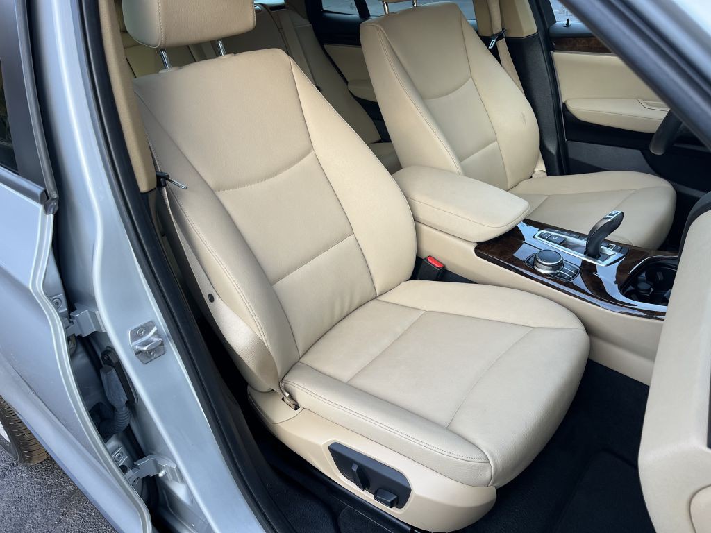 2017 BMW X3 Image 19