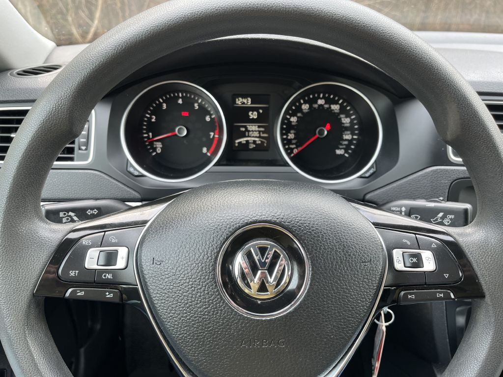 2017 Volkswagen Jetta Image 19