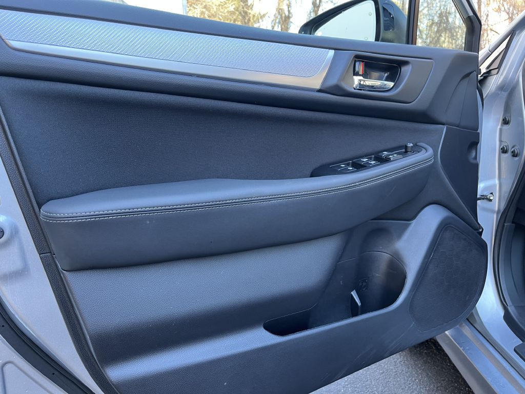 2018 Subaru Legacy Image 11