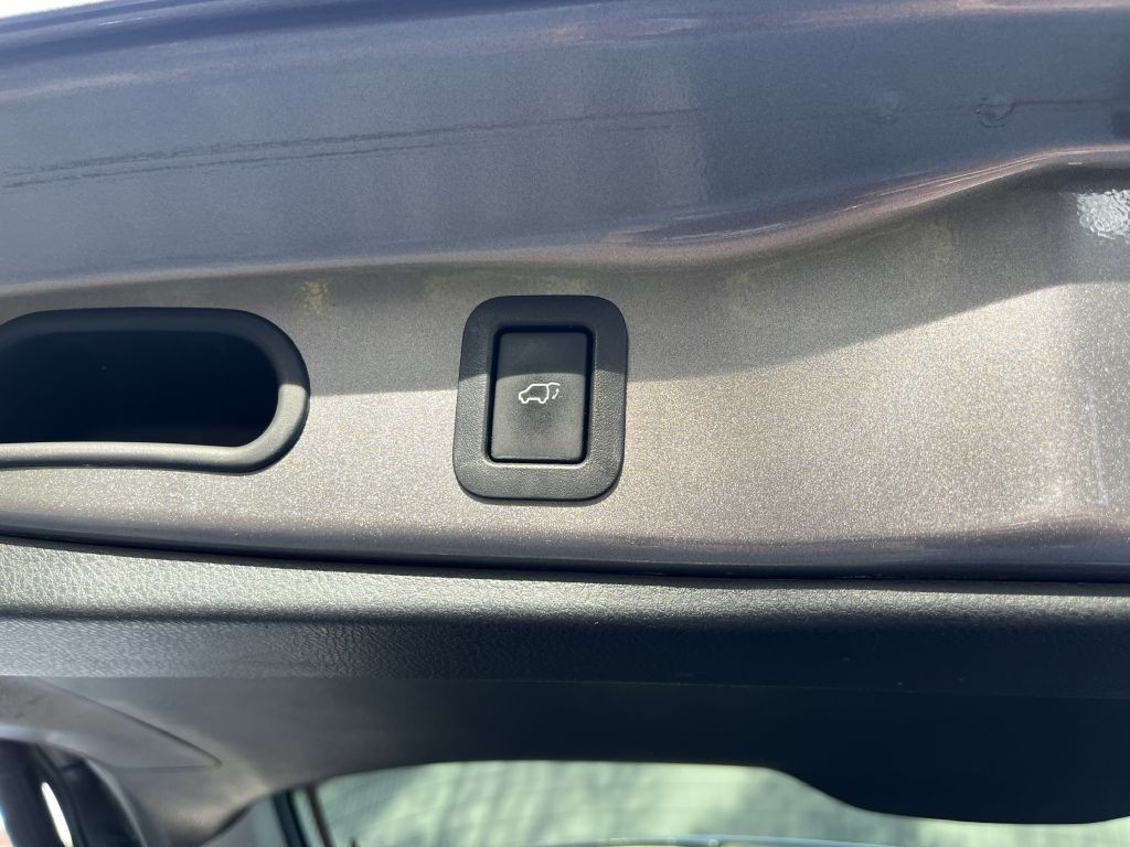 2015 Toyota Highlander Image 13