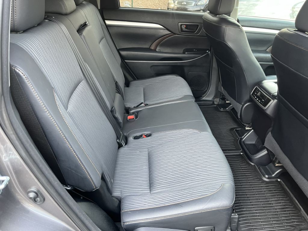 2015 Toyota Highlander Image 14