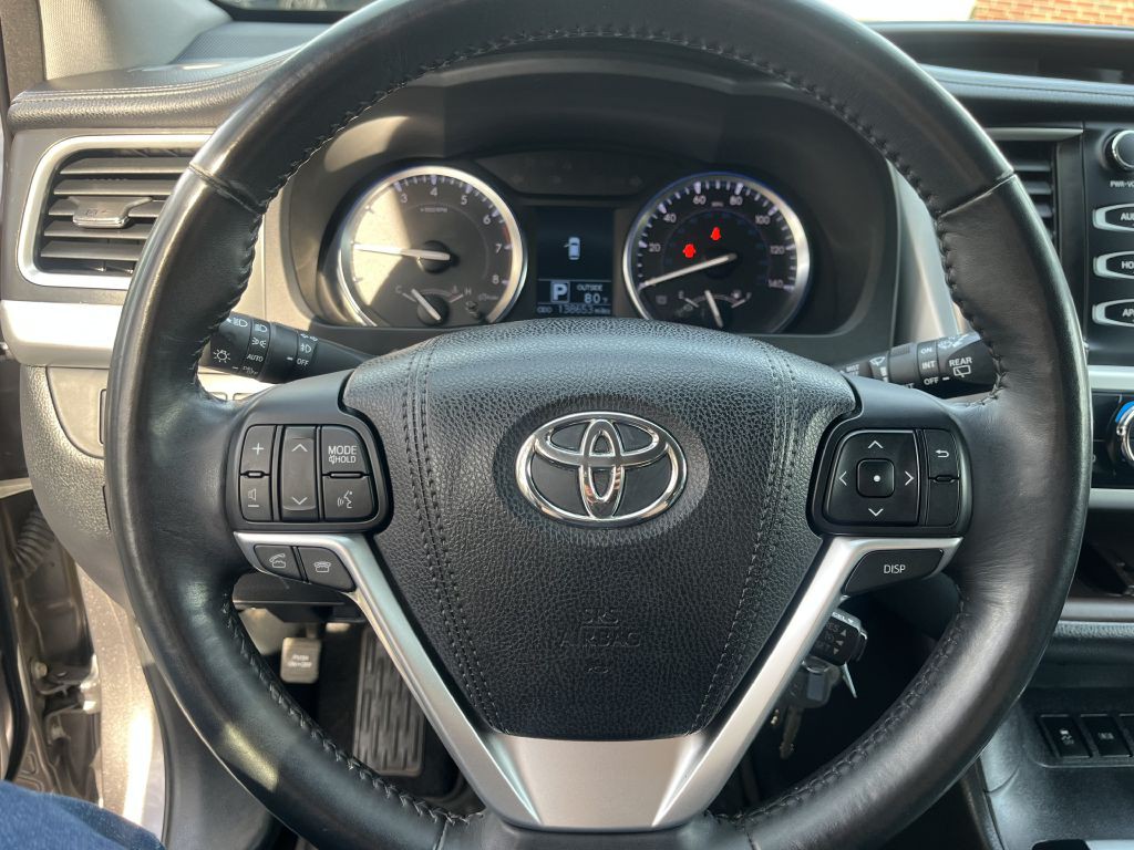 2015 Toyota Highlander Image 22