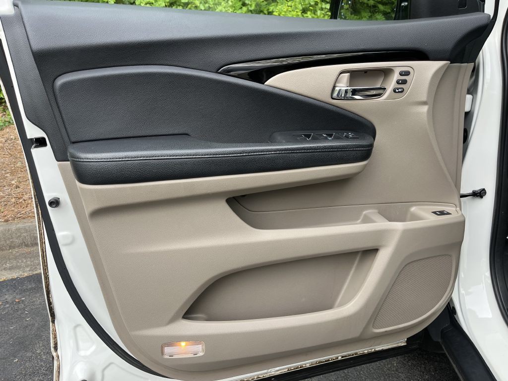 2017 Honda Pilot Image 13