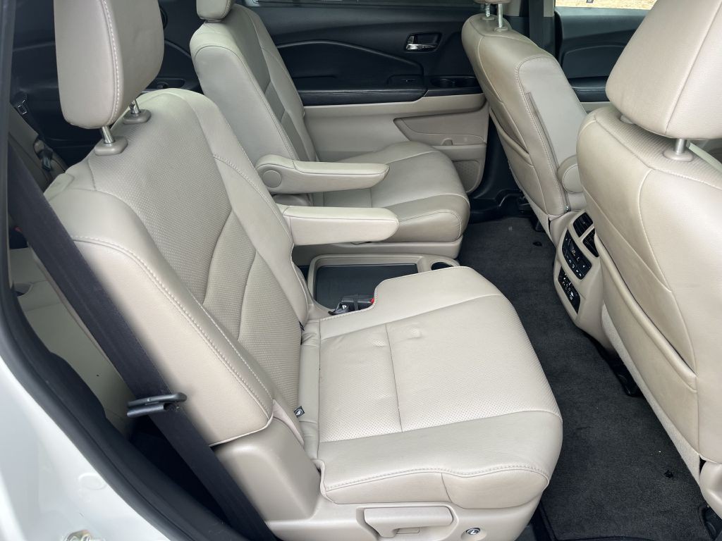 2017 Honda Pilot Image 19