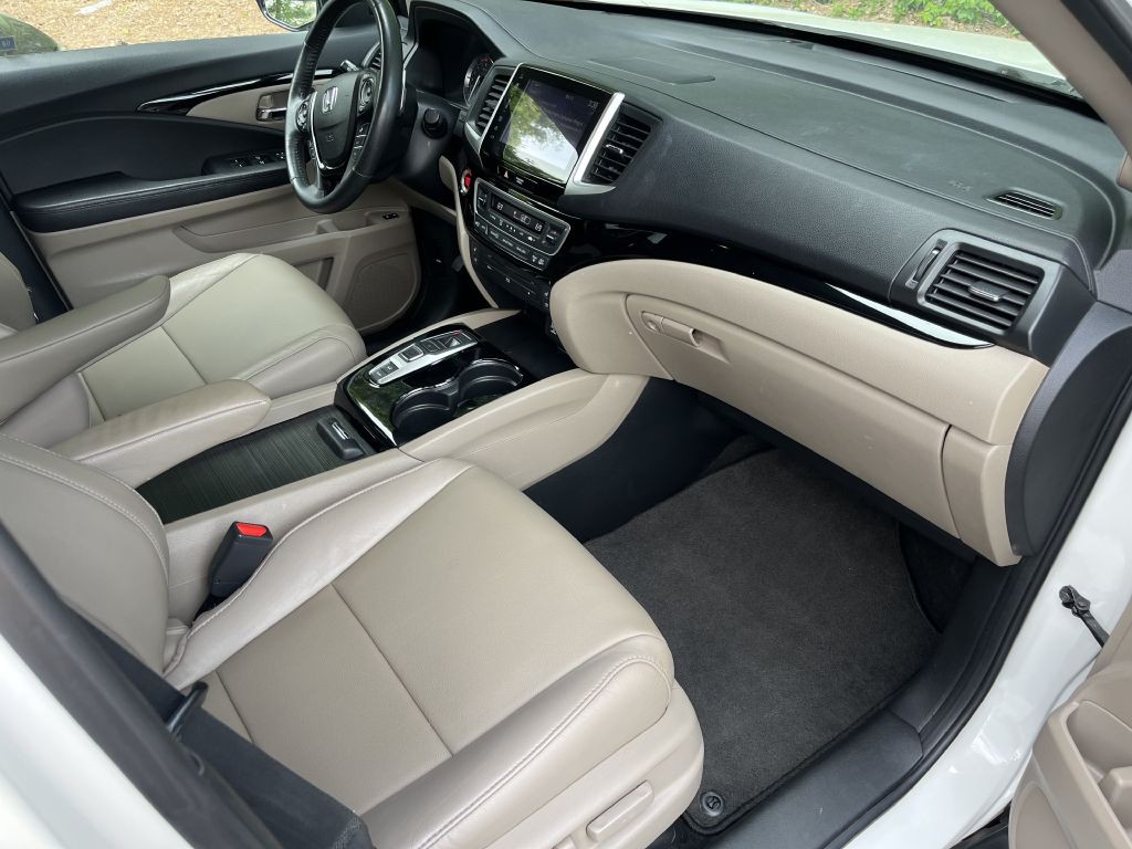 2017 Honda Pilot Image 23