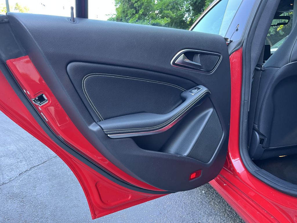 2019 Mercedes-Benz CLA-Class Image 13