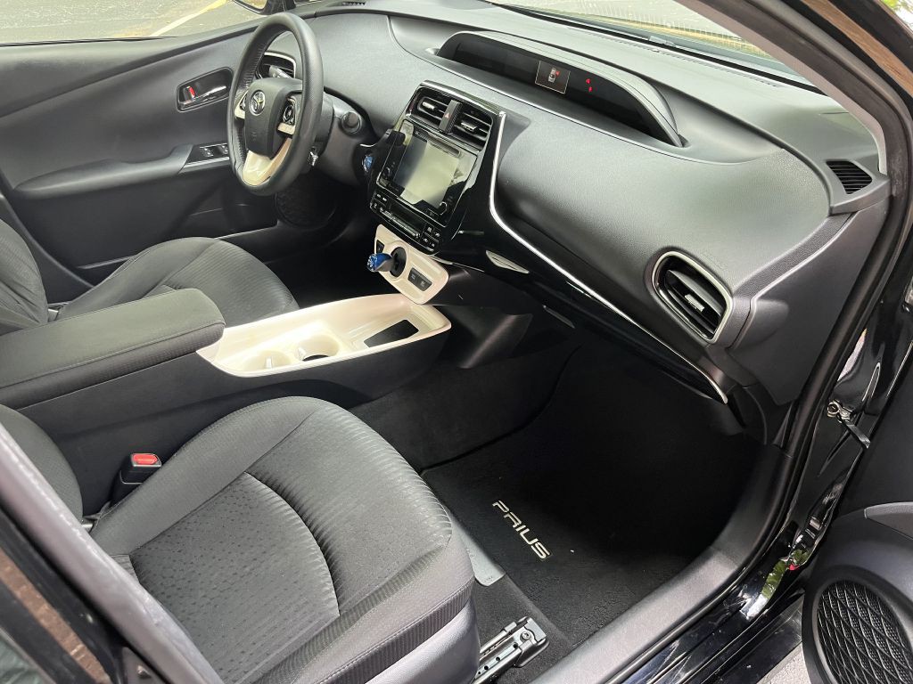 2017 Toyota Prius Image 15