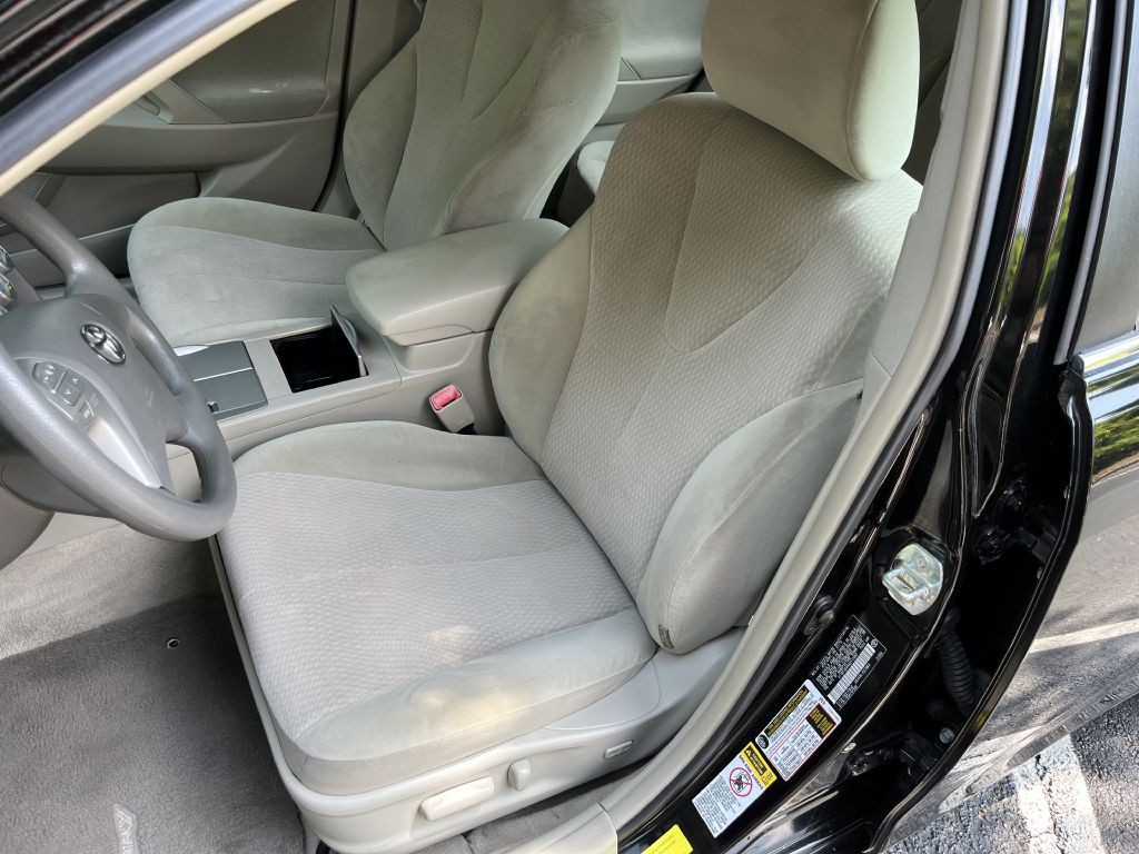 2010 Toyota Camry Image 9