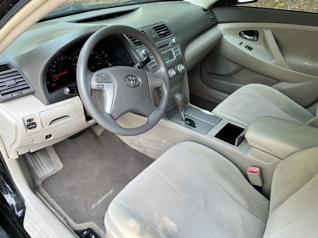 2010 Toyota Camry Image 10