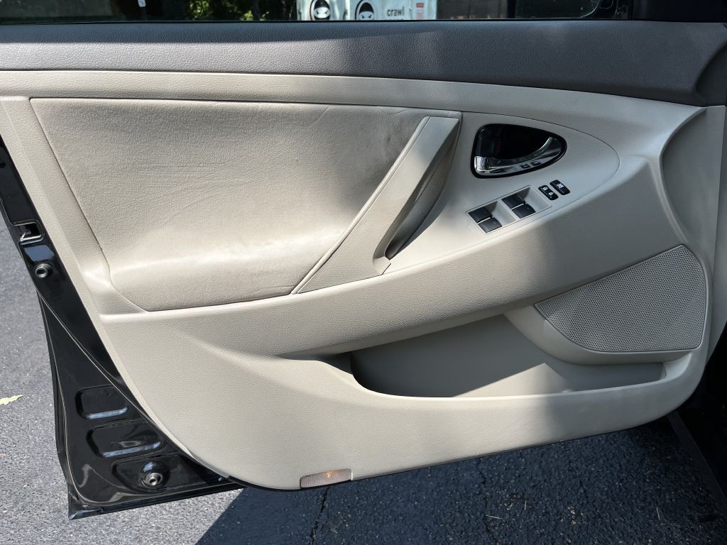 2010 Toyota Camry Image 11