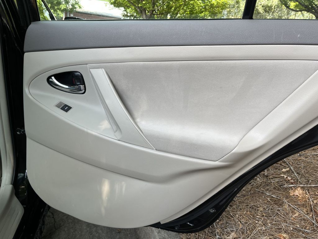 2010 Toyota Camry Image 16