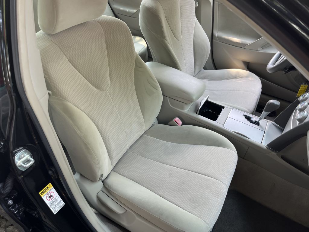 2010 Toyota Camry Image 18