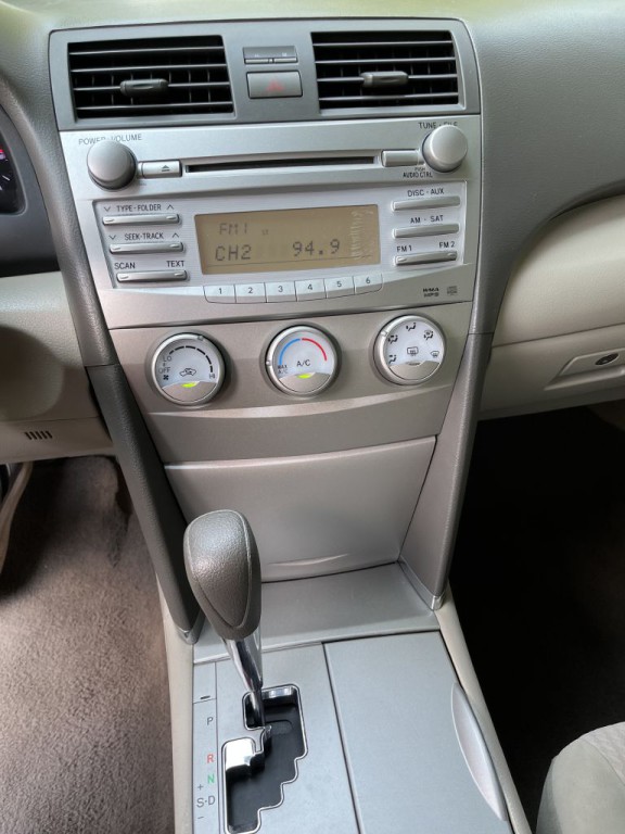 2010 Toyota Camry Image 19