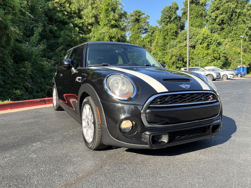 2017 MINI Cooper Image 1