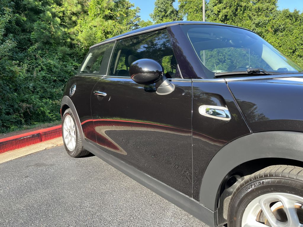 2017 MINI Cooper Image 5