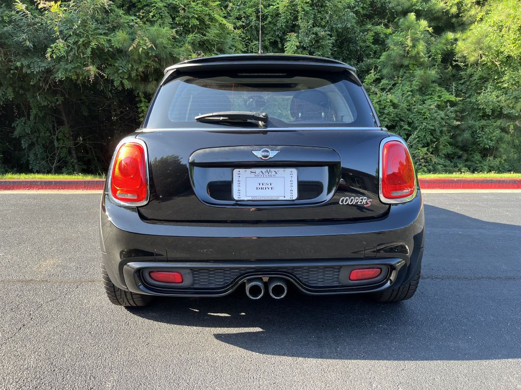 2017 MINI Cooper Image 7