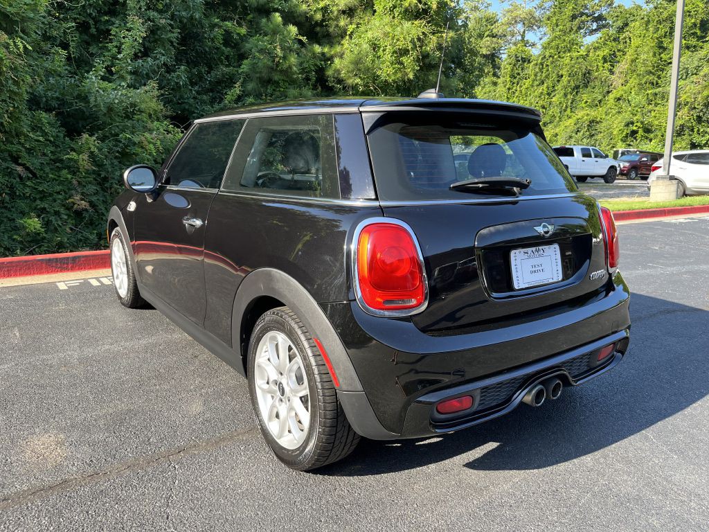 2017 MINI Cooper Image 8