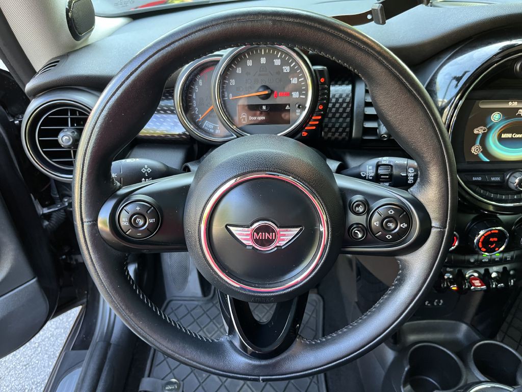 2017 MINI Cooper Image 20