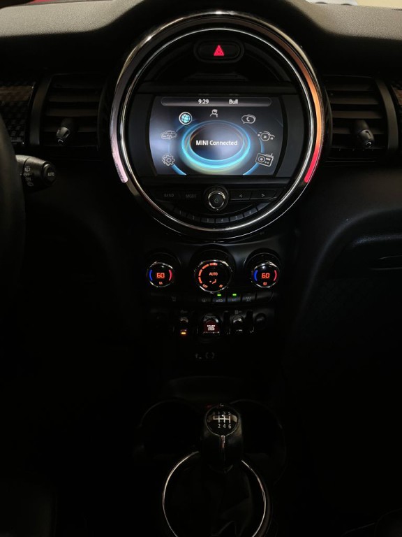2017 MINI Cooper Image 21