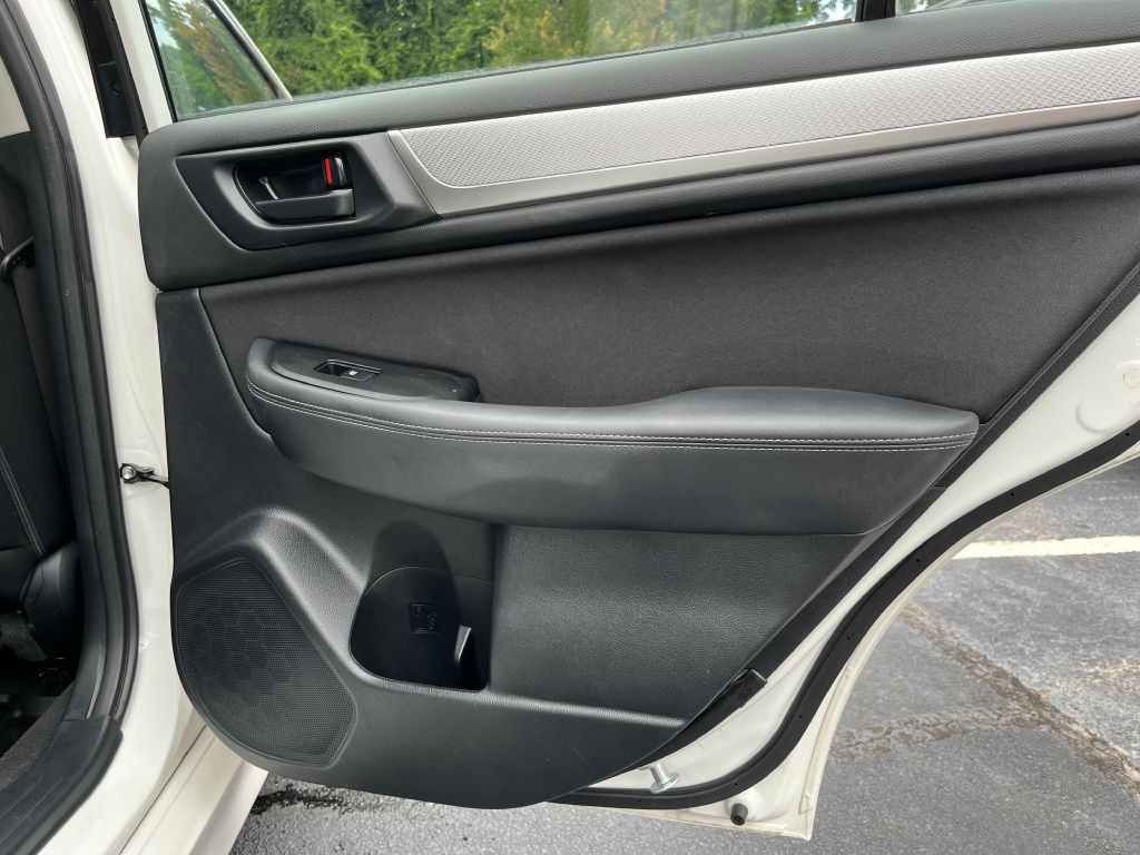 2019 Subaru Legacy Image 16