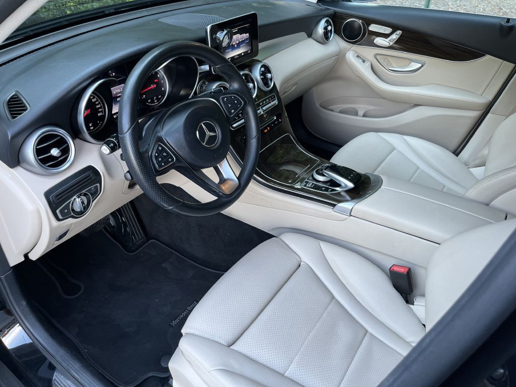 2016 Mercedes-Benz GLC-Class Image 9