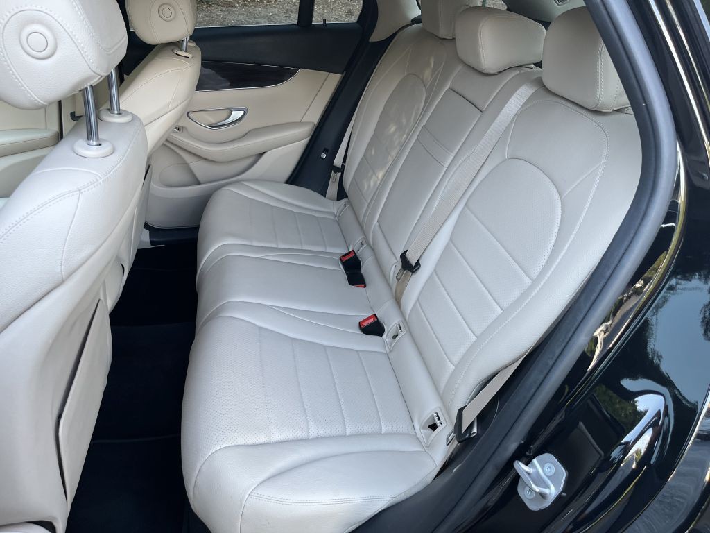 2016 Mercedes-Benz GLC-Class Image 12