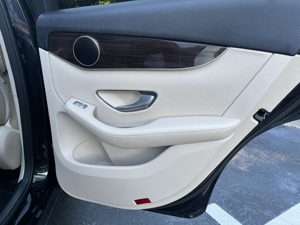 2016 Mercedes-Benz GLC-Class Image 15