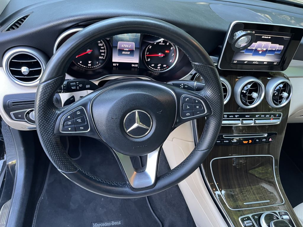 2016 Mercedes-Benz GLC-Class Image 19