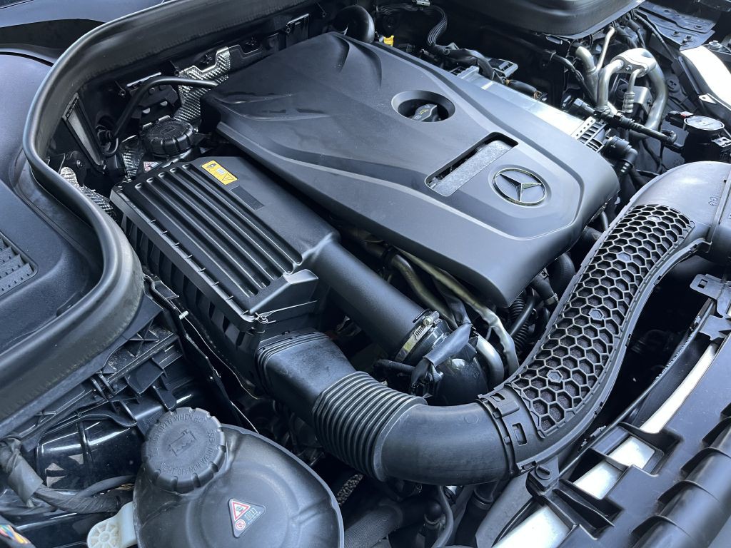 2016 Mercedes-Benz GLC-Class Image 28
