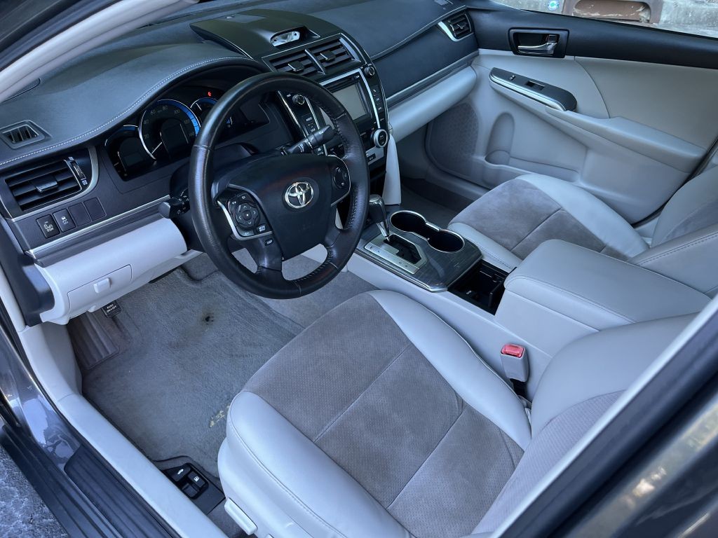 2012 Toyota Camry Image 9
