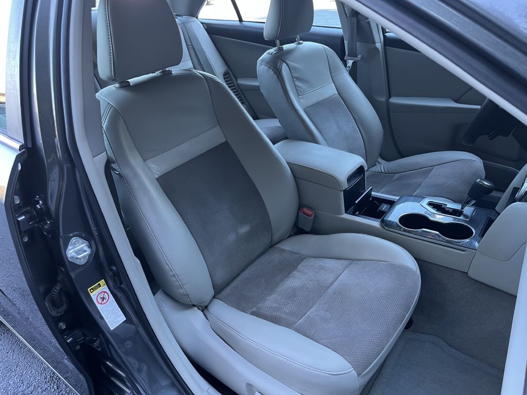 2012 Toyota Camry Image 17