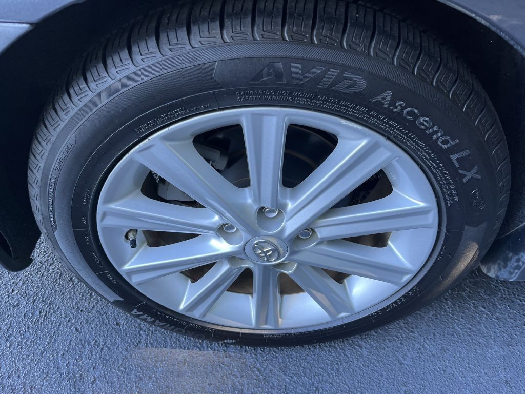 2012 Toyota Camry Image 19