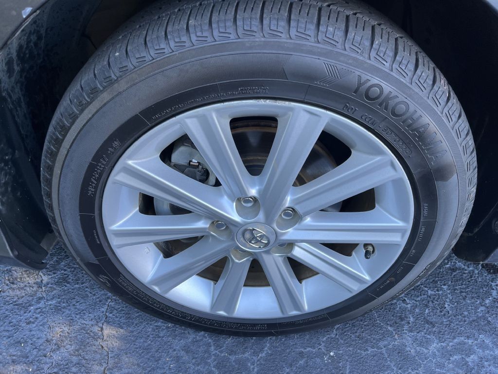 2012 Toyota Camry Image 21
