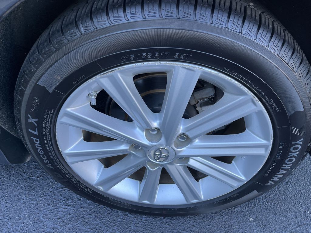 2012 Toyota Camry Image 22