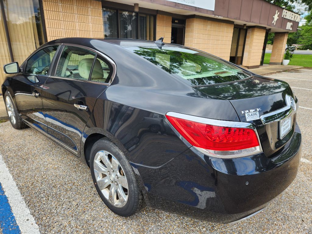 2011 Buick Lacrosse Image 5